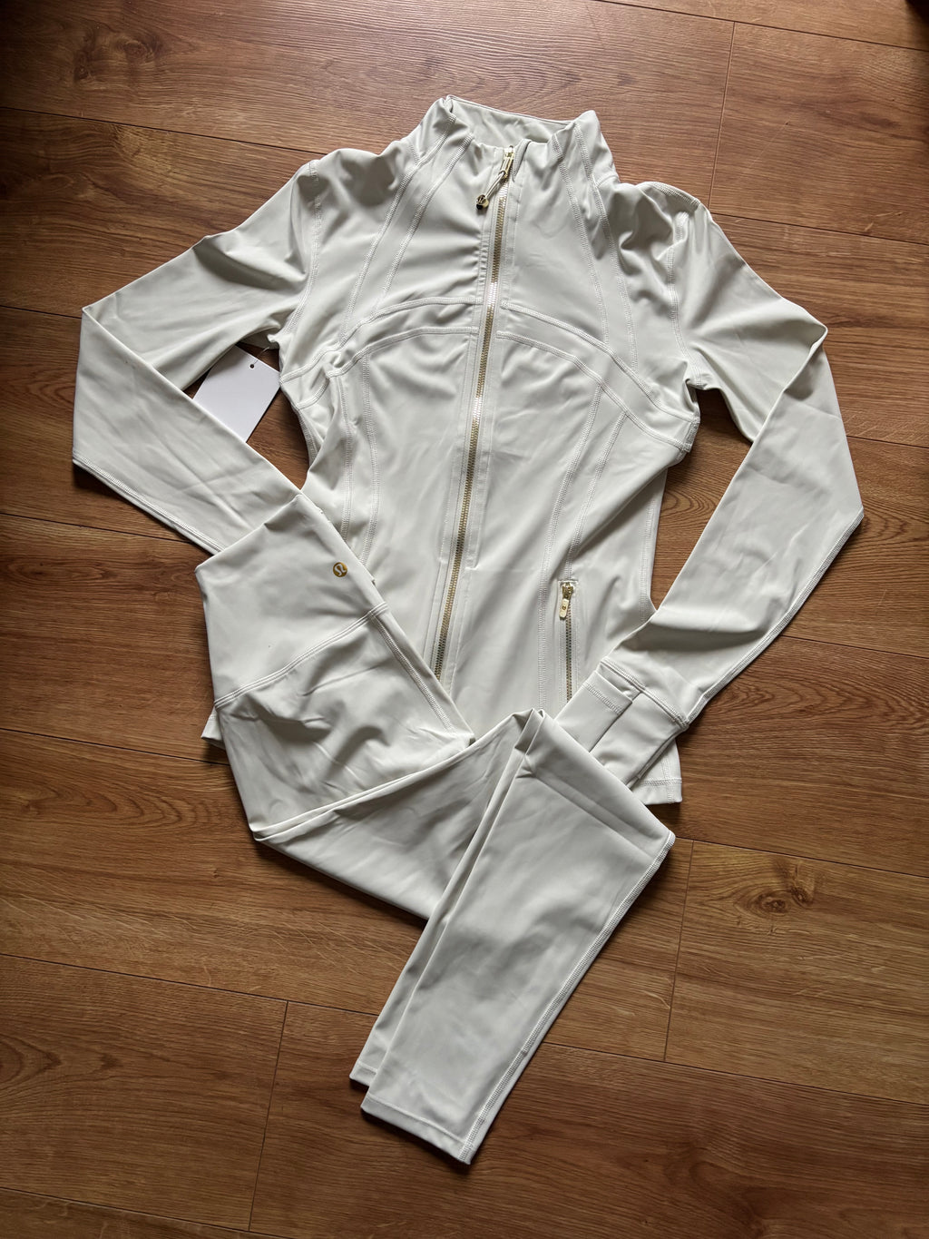In Stock Alo Set (S)