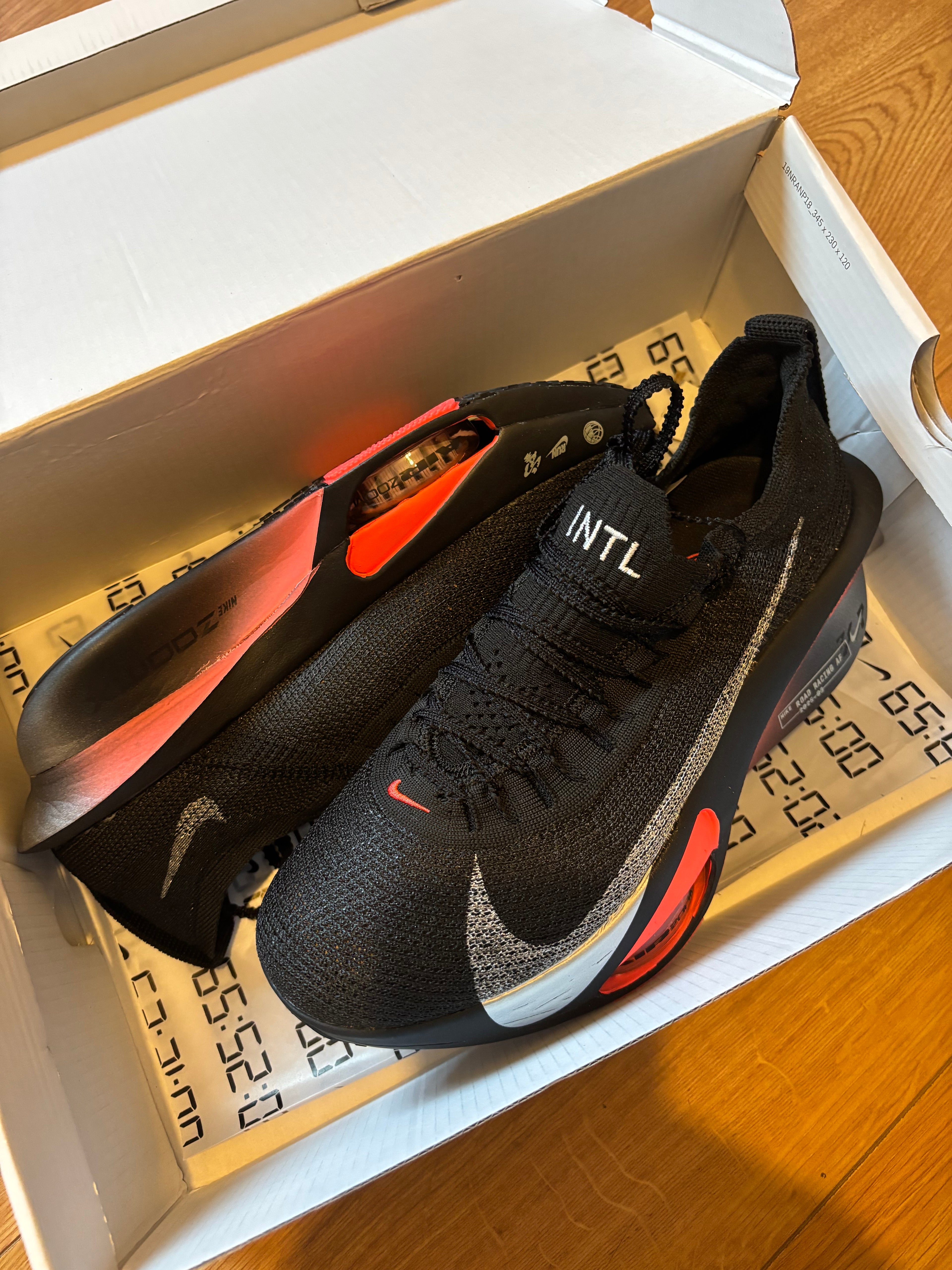 In Stock Zoom Alphafly (Uk 7)