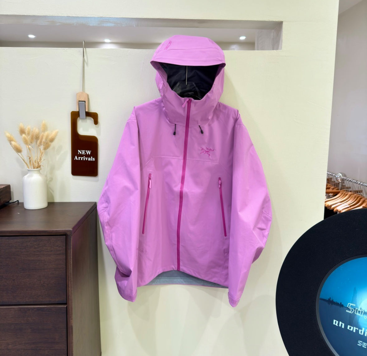 Womens Arc windbreaker