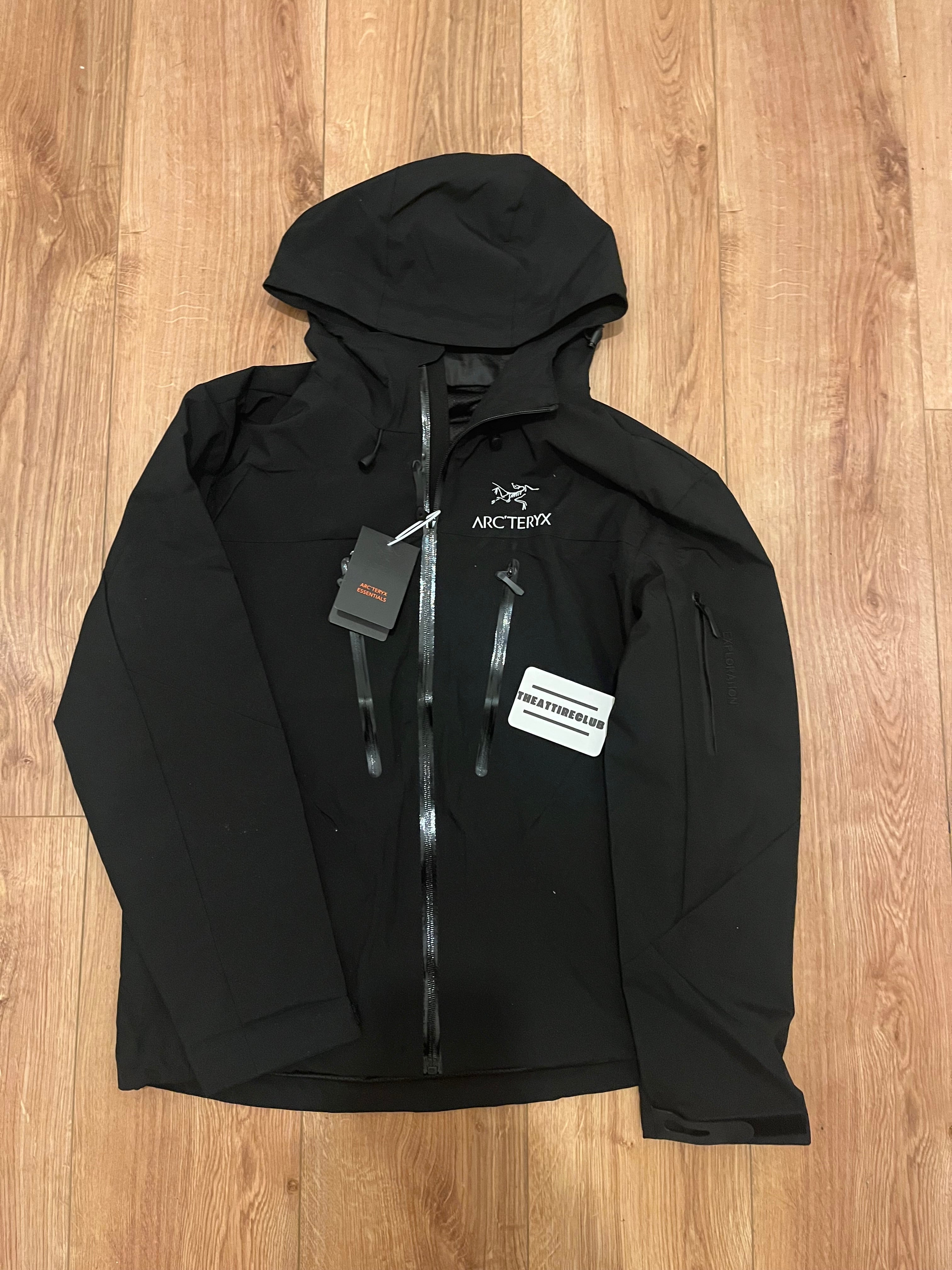 Arc Windbreaker